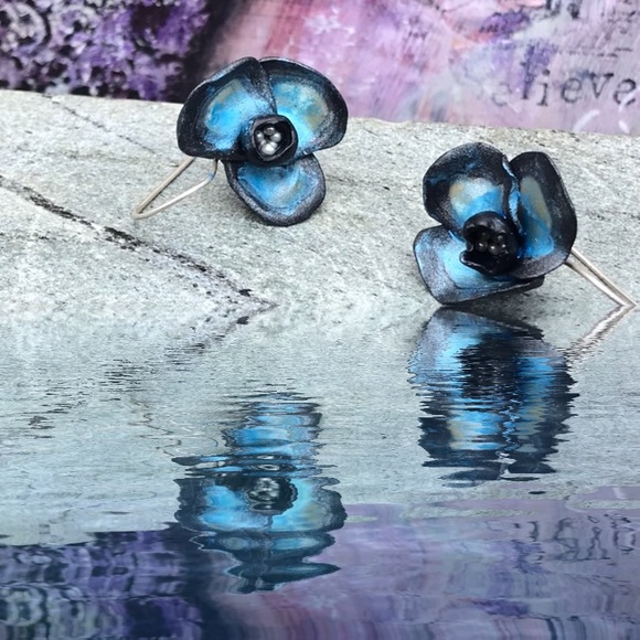 Blue Orchids Pears and silver drop earrings - Picture 2 of 8